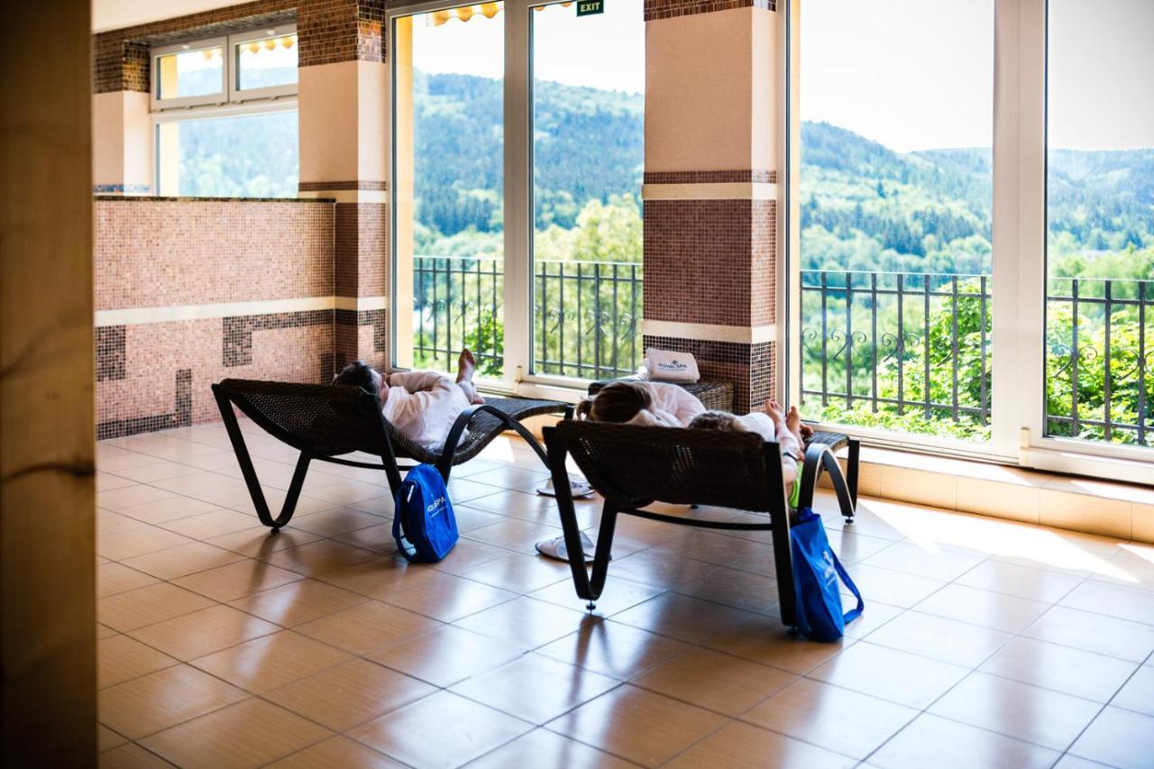 Lazensky A Wellness Hotel Nivamare ลูฮาโชวิตเซอ ภายนอก รูปภาพ